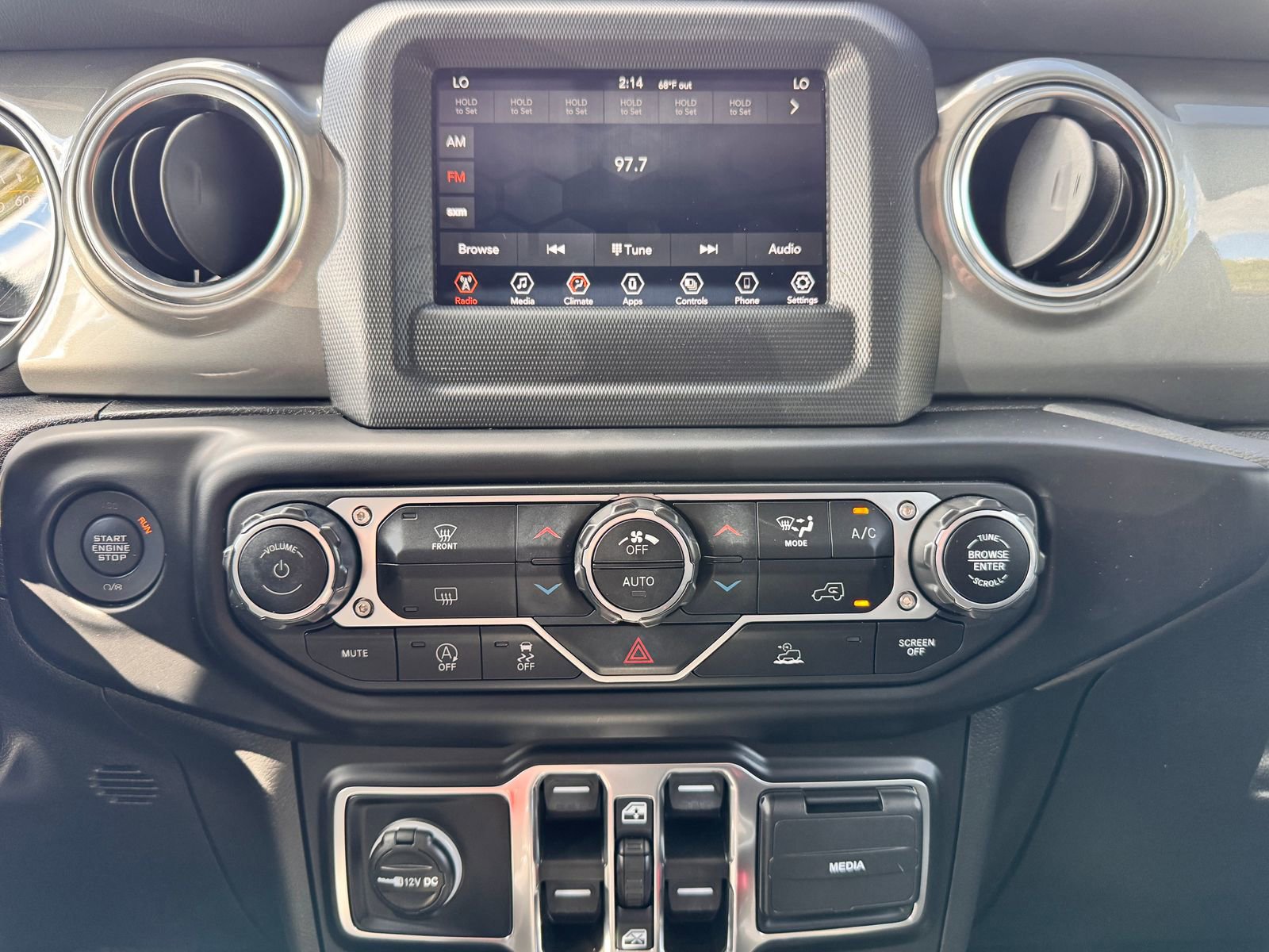 Used 2021 Jeep Wrangler Unlimited Sahara image 20