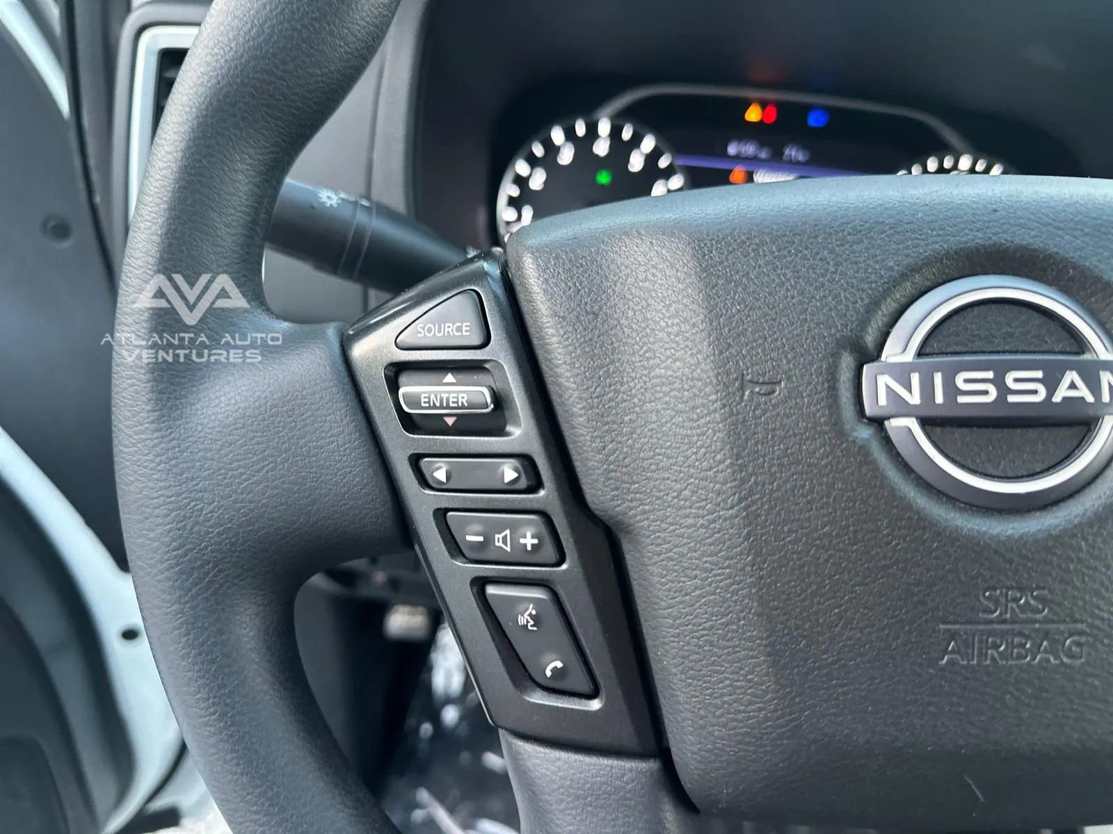 Used 2023 Nissan Frontier SV image 41