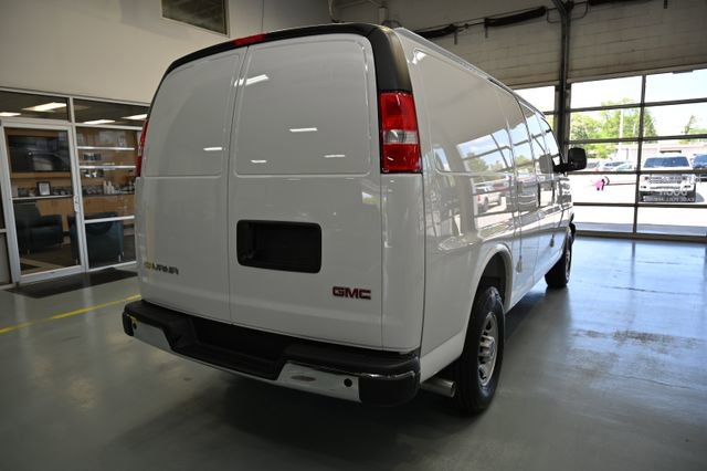 New 2026 GMC Savana 3500 w/ Driver Convenience Package RWD image 6