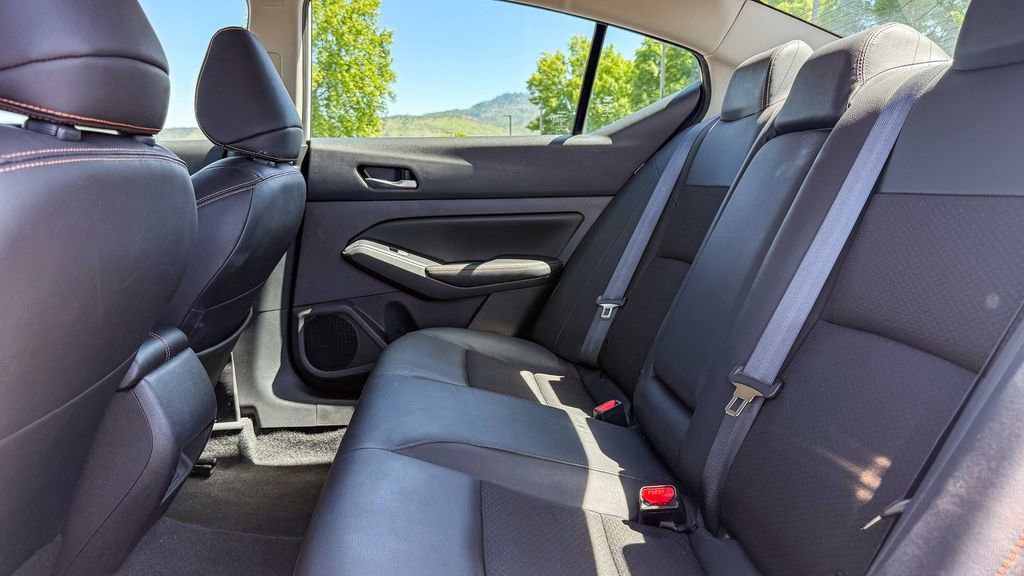 Used 2022 Nissan Altima 2.5 SR w/ Midnight Edition Package FWD image 18