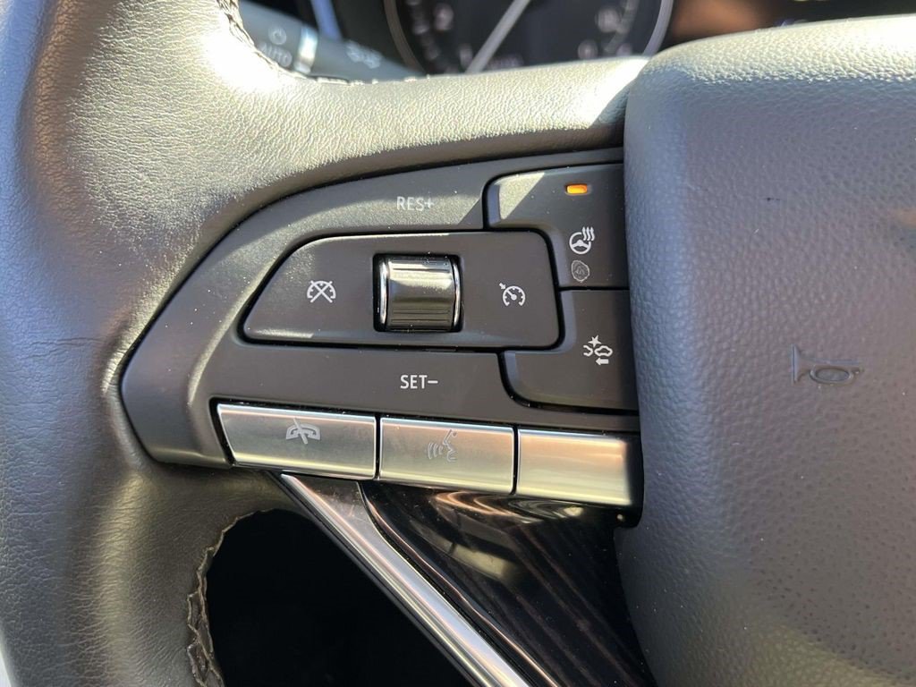 Certified 2025 Cadillac XT6 Premium Luxury w/ Technology Package AWD/4WD image 20