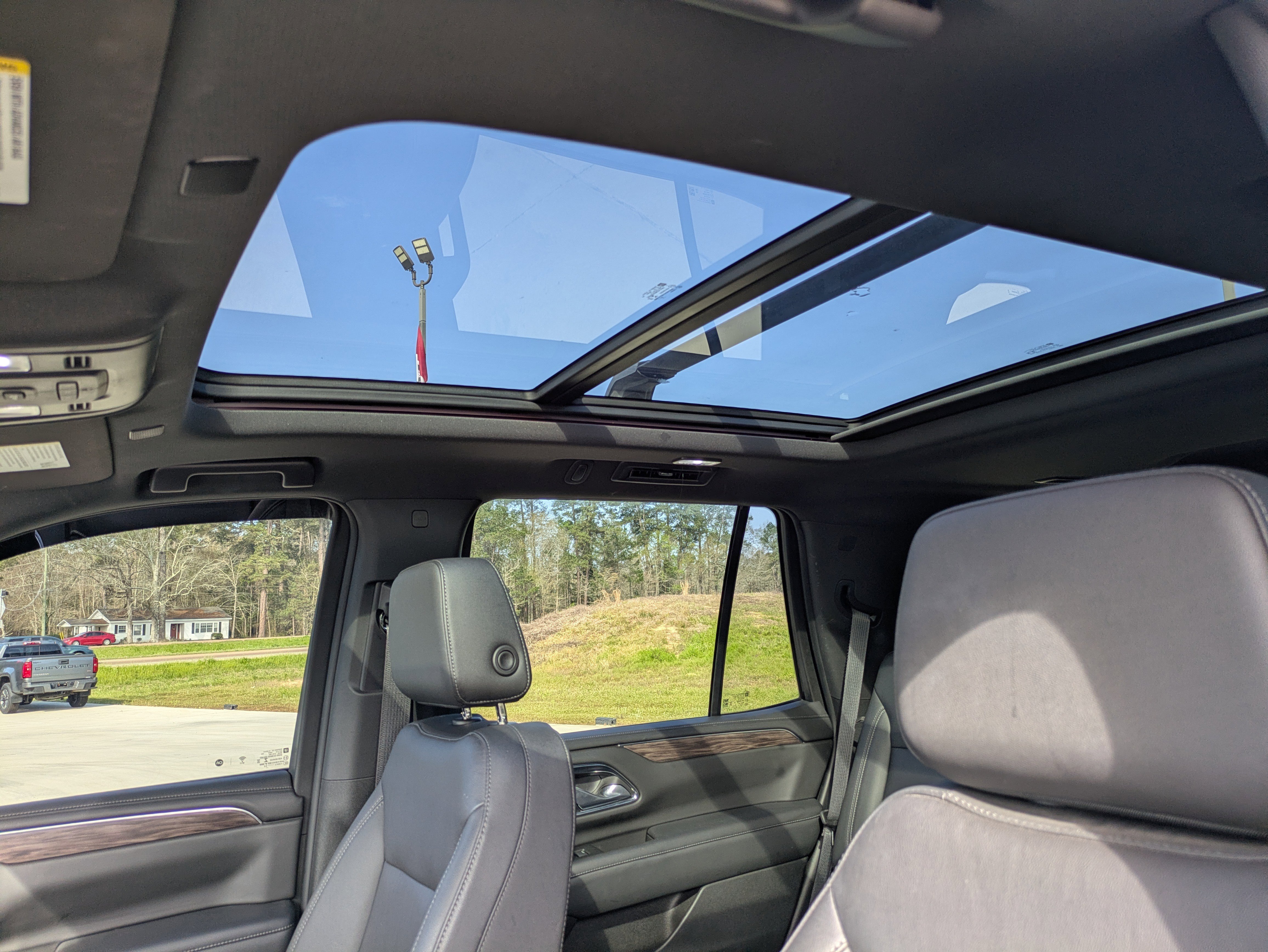 Used 2022 Chevrolet Tahoe Z71 w/ Z71 Off-Road Package image 9