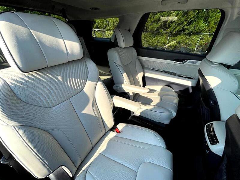 Used 2025 Hyundai Palisade Calligraphy image 23