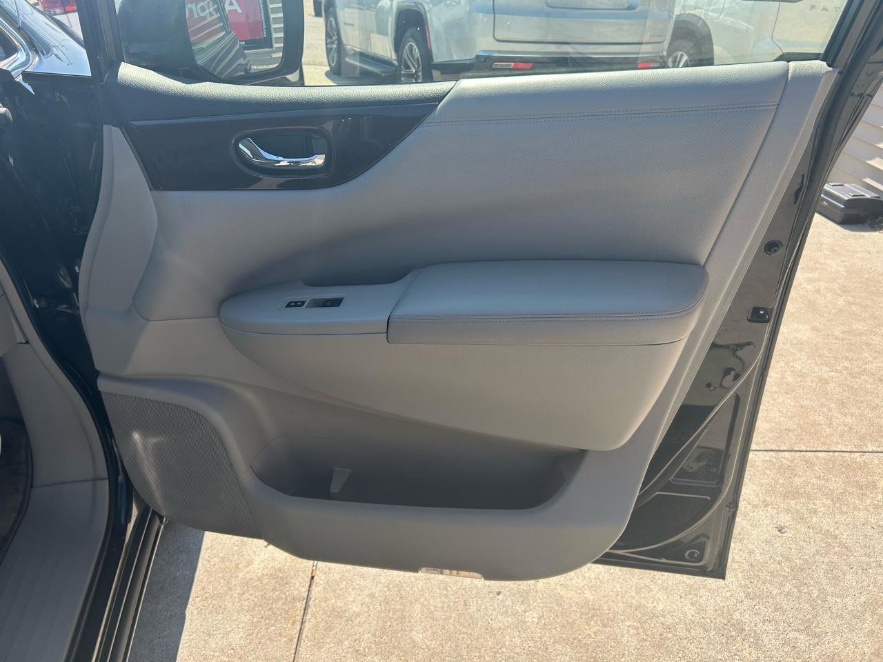 Used 2014 Nissan Quest SV image 15