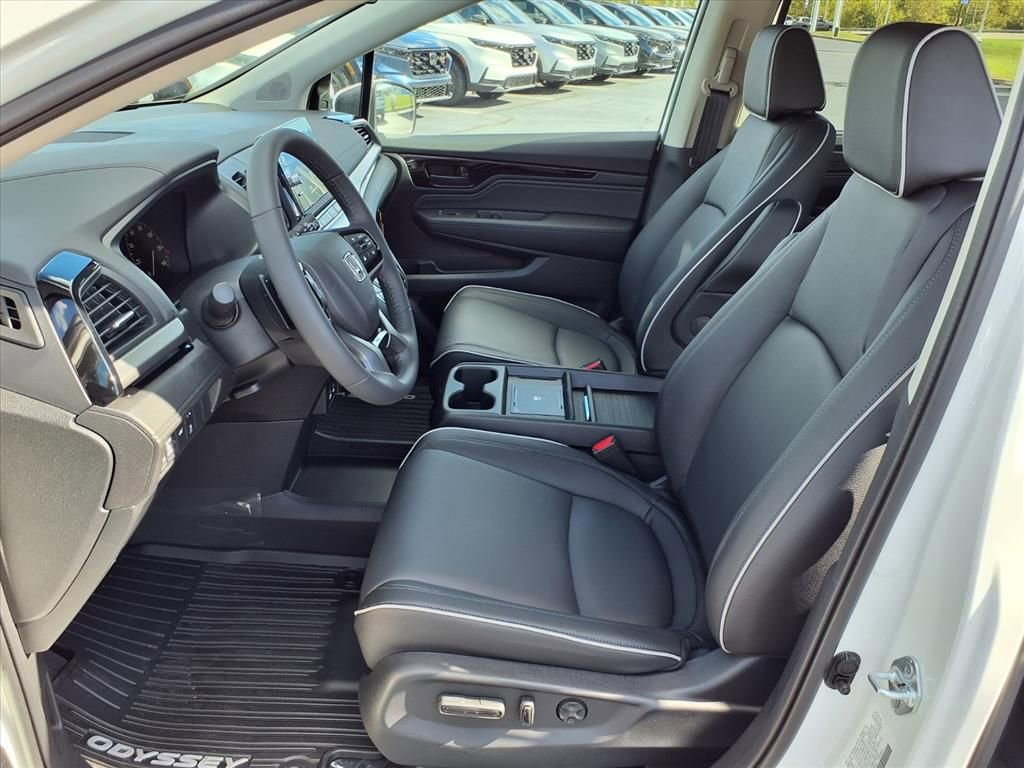 New 2026 Honda Odyssey Touring image 13