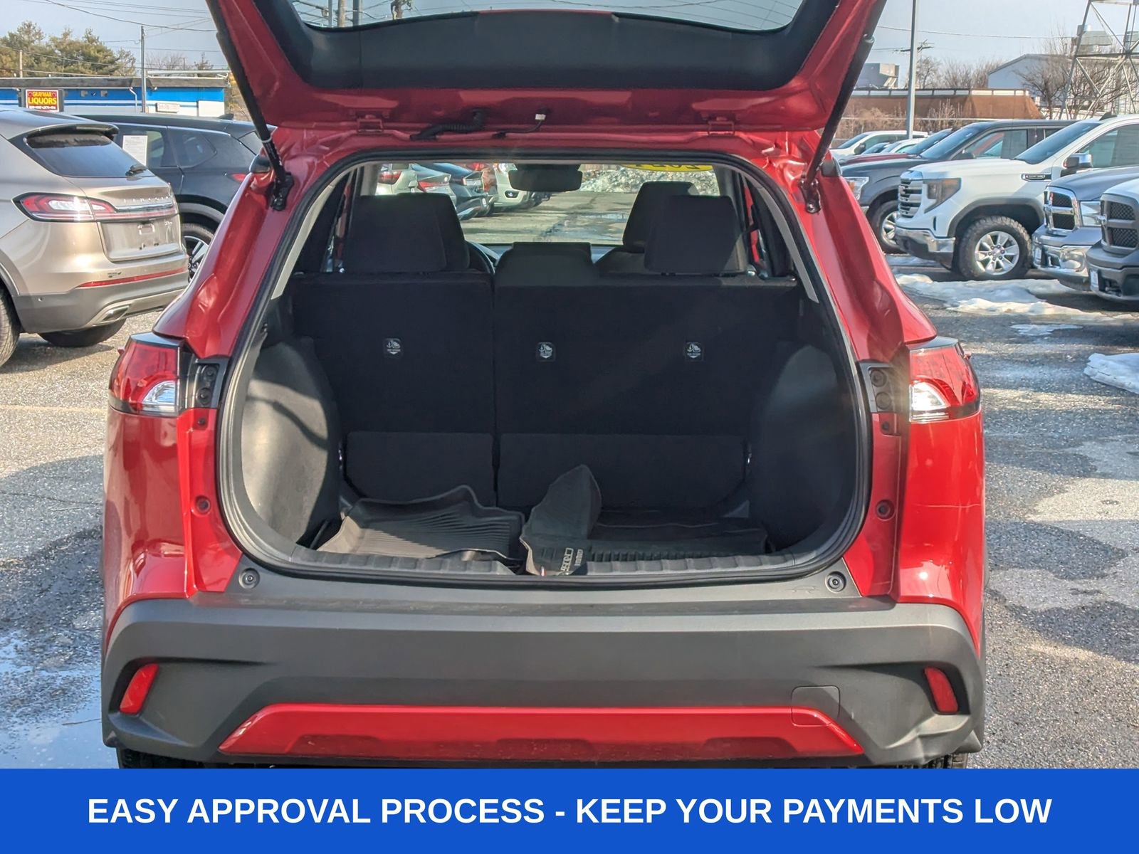 Used 2024 Toyota Corolla Cross LE image 6