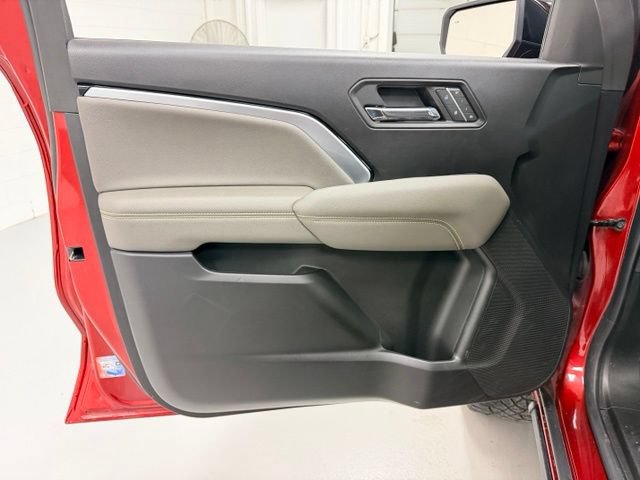Certified 2023 Chevrolet Colorado ZR2 w/ ZR2 Convenience Package III AWD/4WD image 18