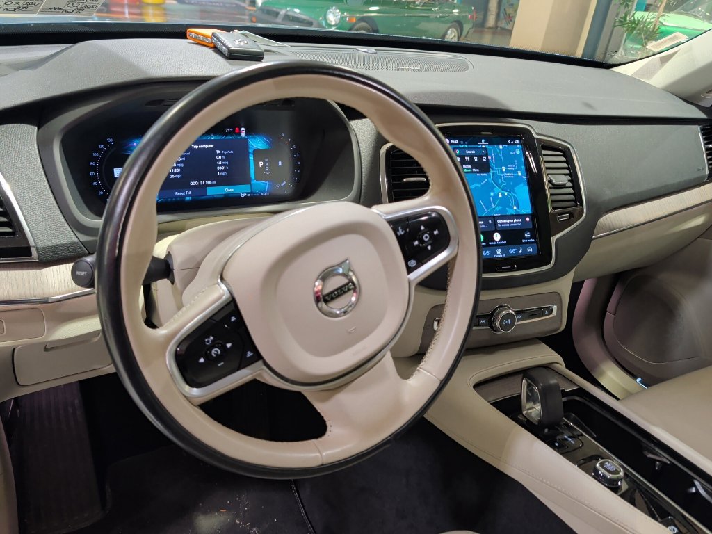 Used 2023 Volvo XC90 B6 Plus AWD/4WD image 5