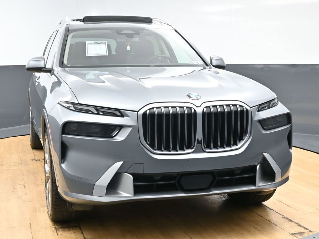 Used 2025 BMW X7 xDrive40i AWD/4WD image 4