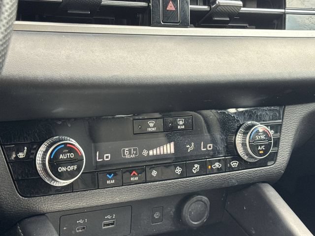 Used 2023 Mitsubishi Outlander SEL AWD/4WD image 30
