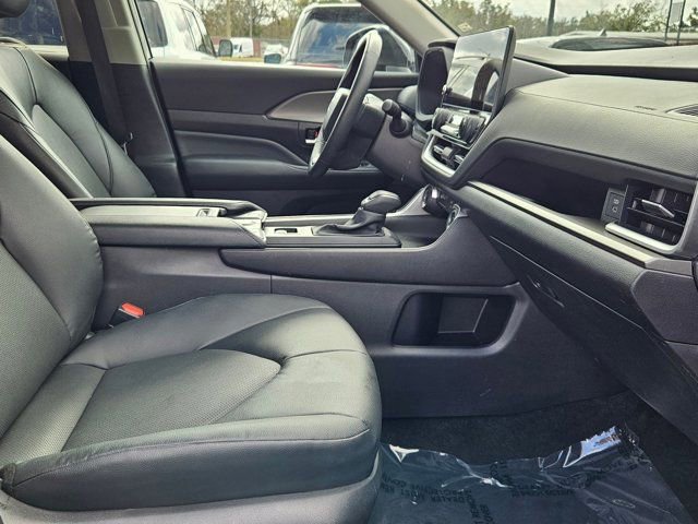 Used 2025 Toyota Grand Highlander AWD image 32