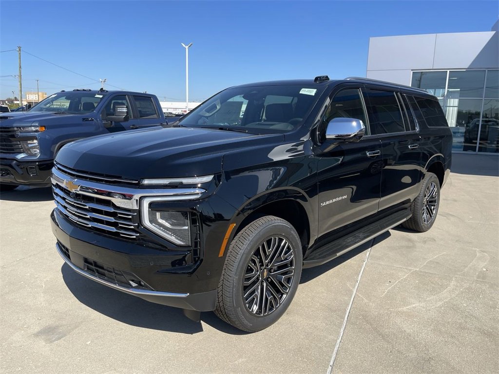 New 2025 Chevrolet Suburban Premier image 3