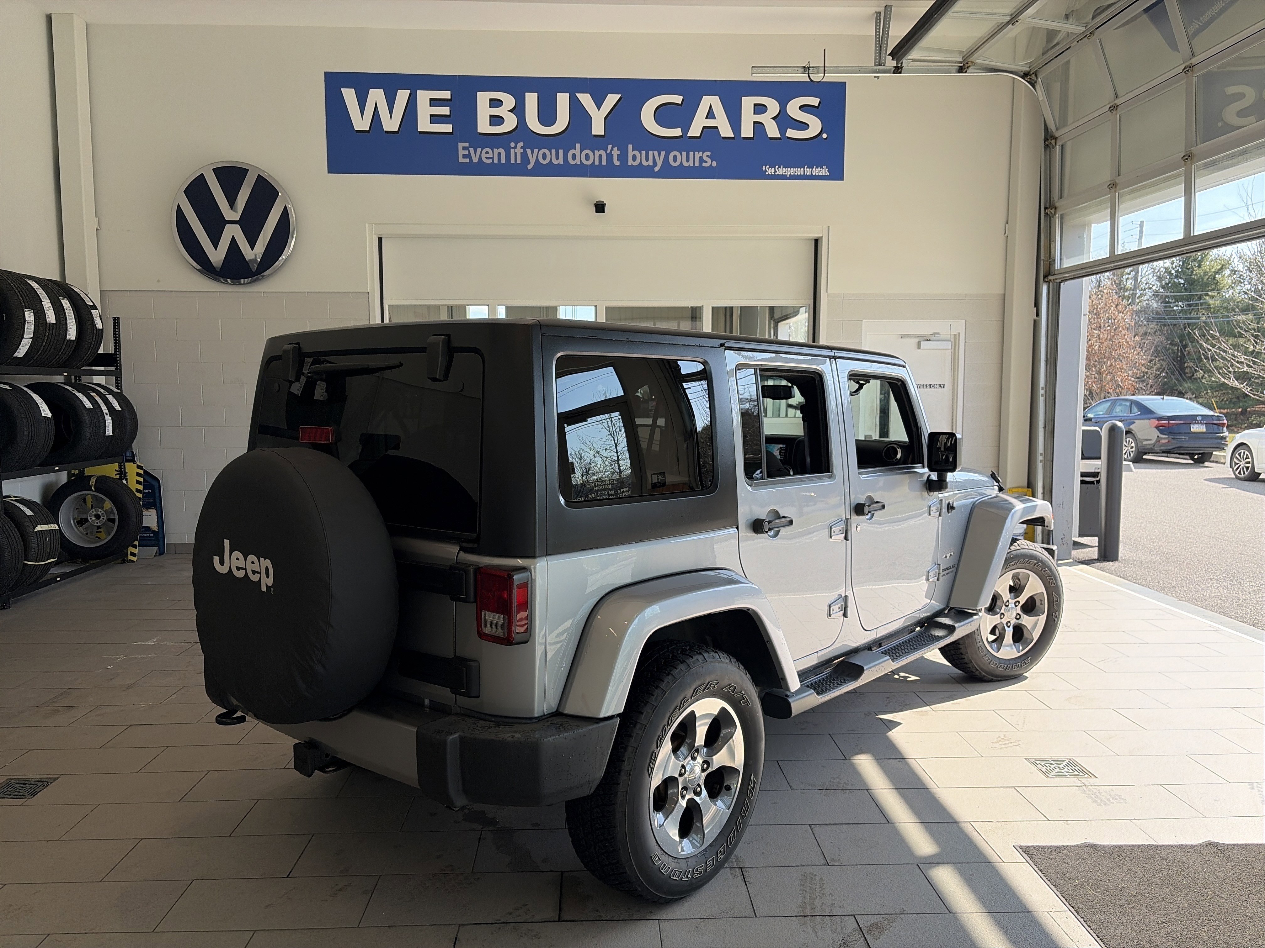 Used 2017 Jeep Wrangler Unlimited Sahara image 4
