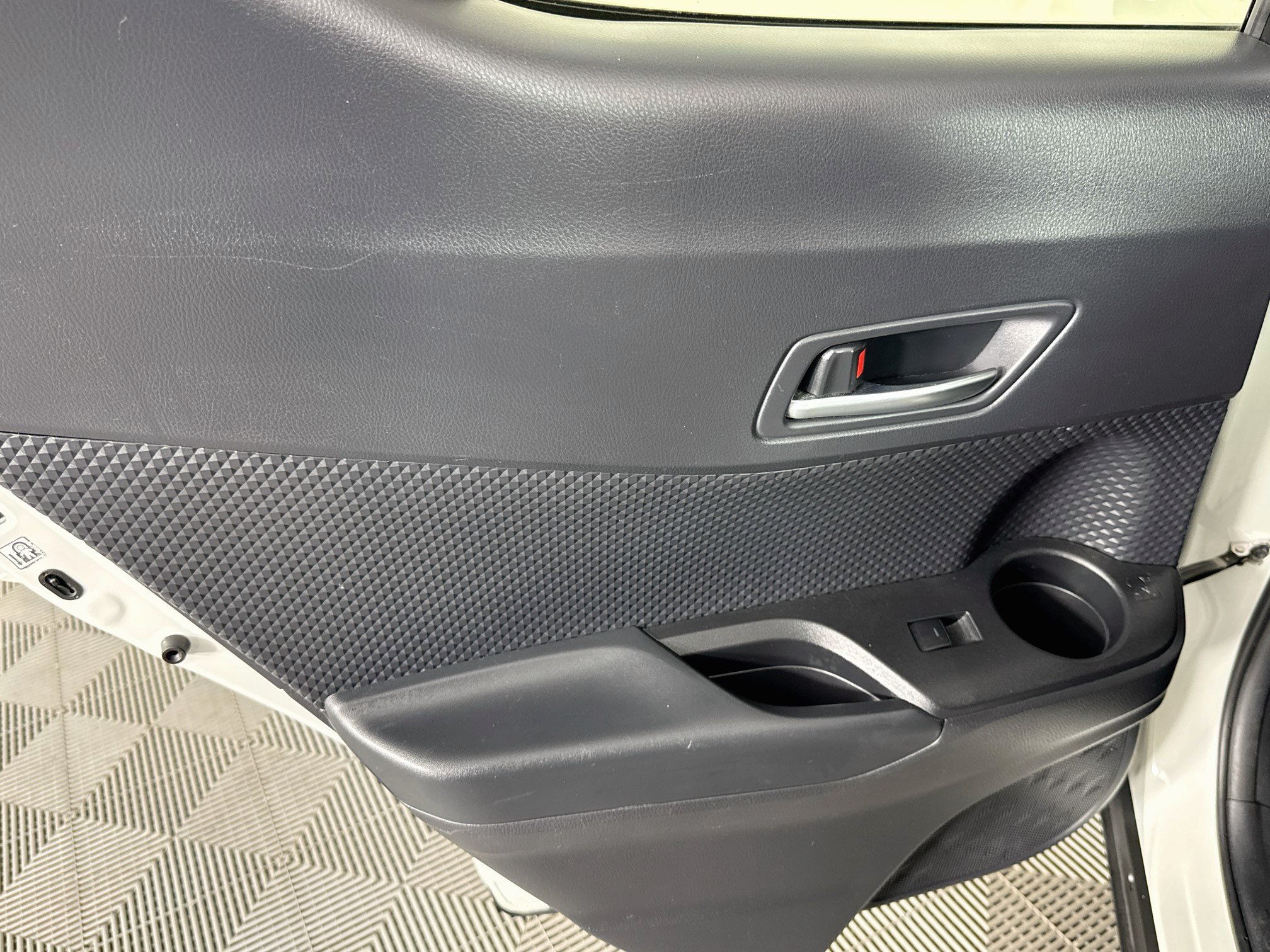 Used 2020 Toyota C-HR LE FWD image 23