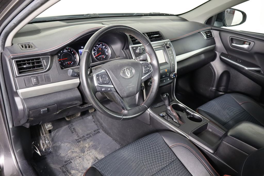 Used 2015 Toyota Camry SE FWD image 23