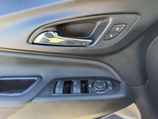 Used 2022 Chevrolet Equinox RS w/ RS Leather Package image 9