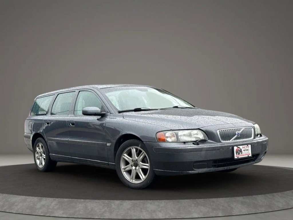Used 2004 Volvo V70 2.5T FWD image 4