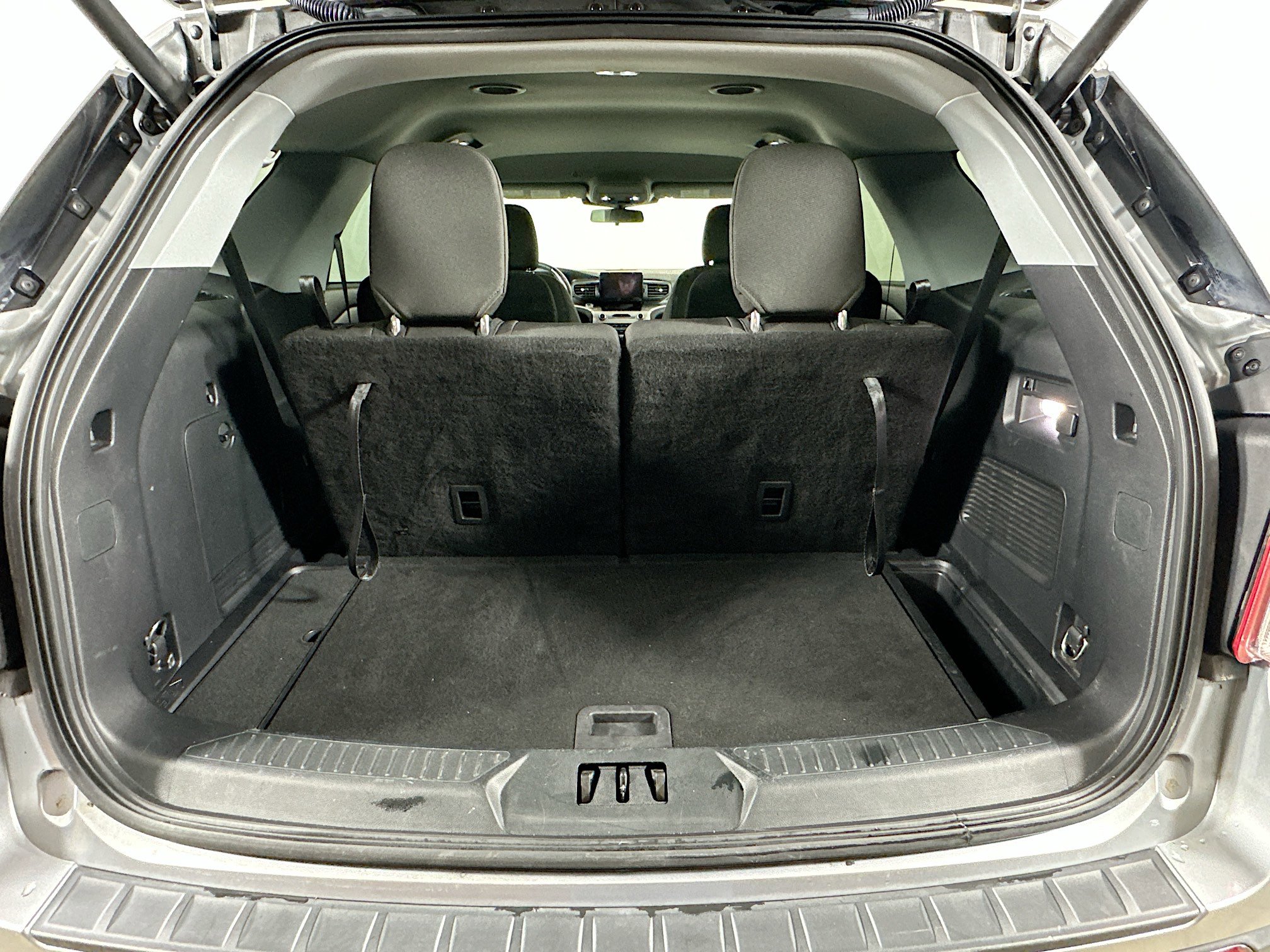 Used 2021 Ford Explorer XLT image 29