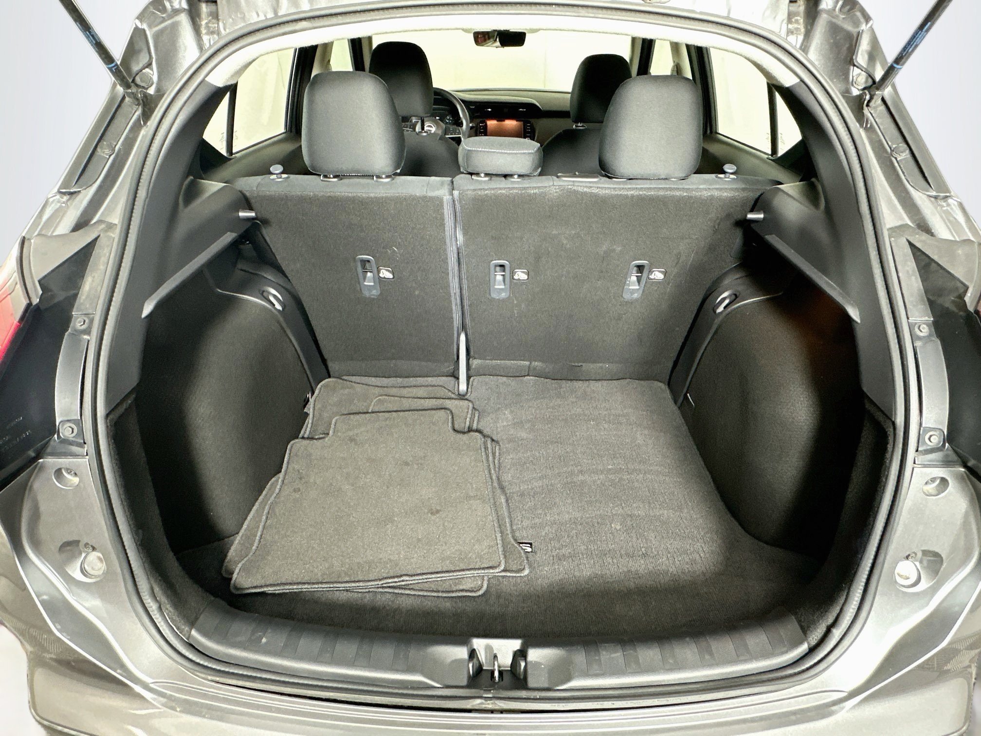 Used 2024 Nissan Kicks SV w/ Interior Electronics Package FWD image 26