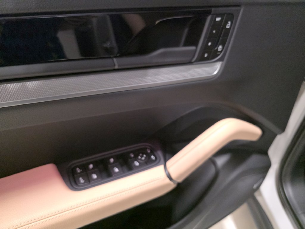 New 2026 Porsche Cayenne AWD/4WD image 18