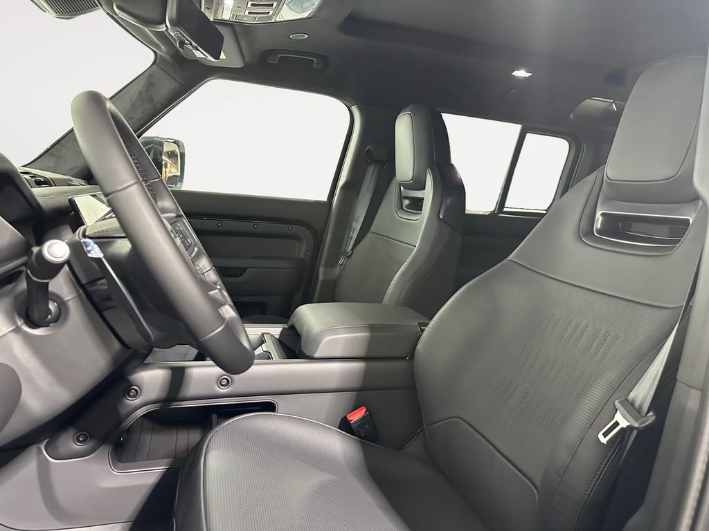 New 2026 Land Rover Defender 110 OCTA AWD/4WD image 9
