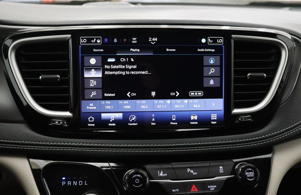 Used 2024 Chrysler Pacifica Limited FWD image 22