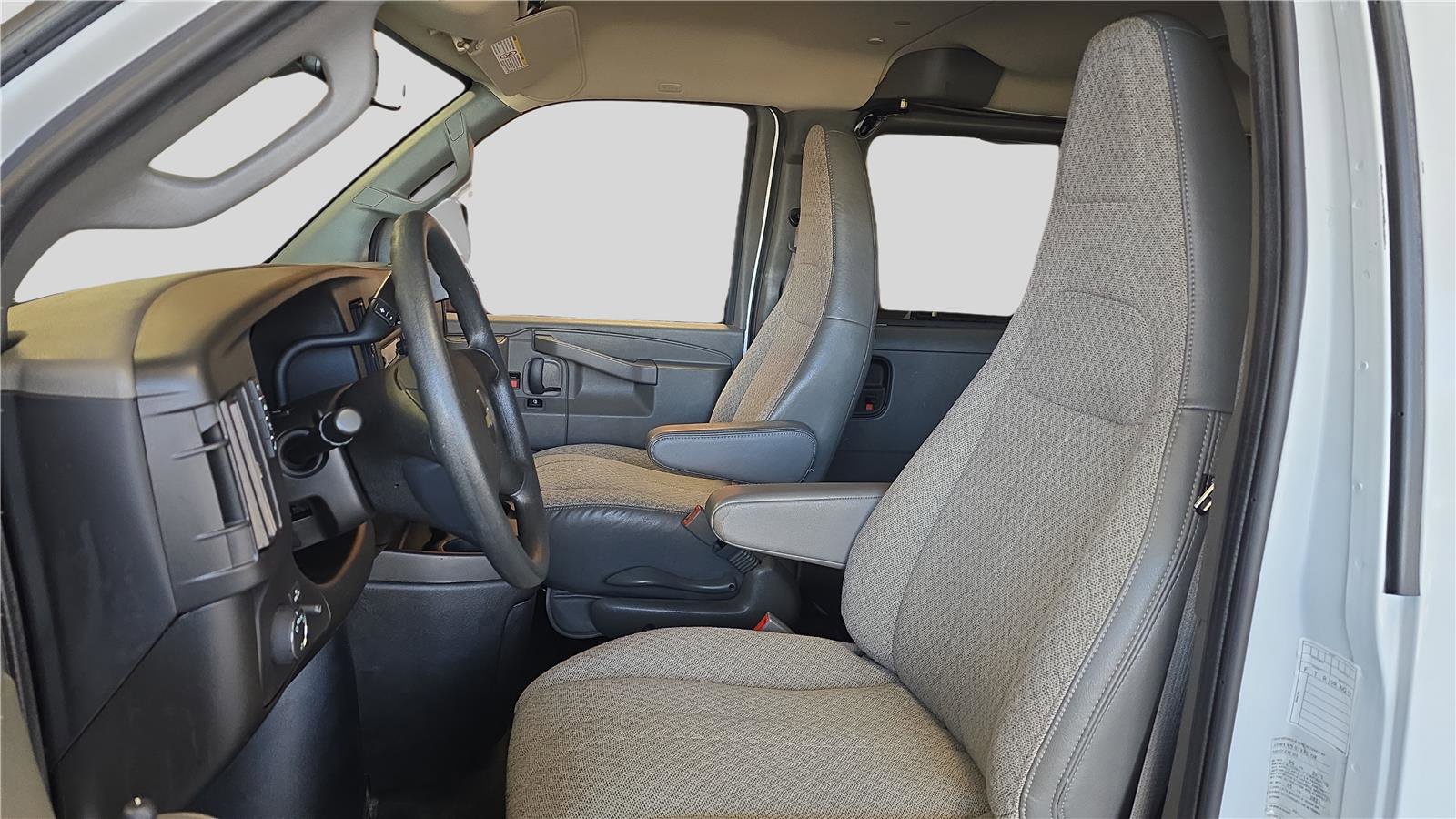 Used 2023 Chevrolet Express 3500 LT w/ LT Preferred Equipment Group image 11