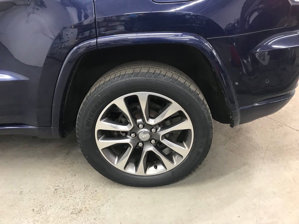 Used 2017 Jeep Grand Cherokee Overland w/ Jeep Active Safety Group image 44