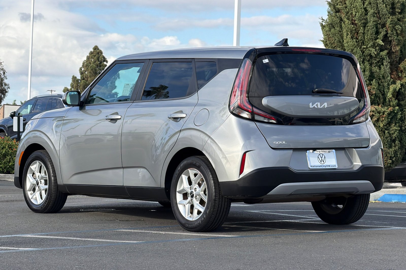 Used 2024 Kia Soul LX w/ LX Technology Package FWD image 6