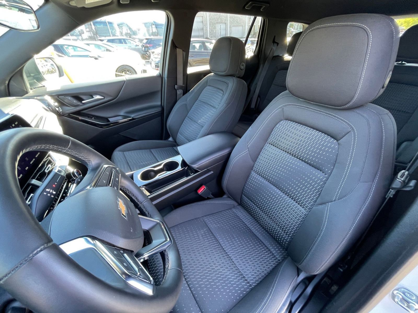 Used 2025 Chevrolet Equinox LT image 37