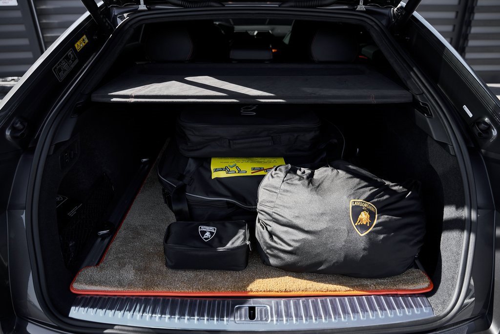 Used 2025 Lamborghini Urus SE image 18