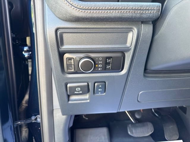 Used 2025 Ford F150 Lightning Lariat AWD/4WD image 25