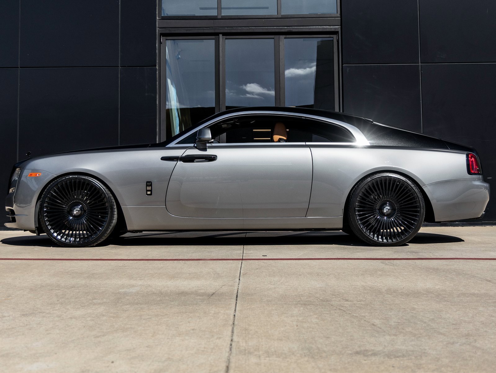 Used 2017 Rolls-Royce Wraith image 3