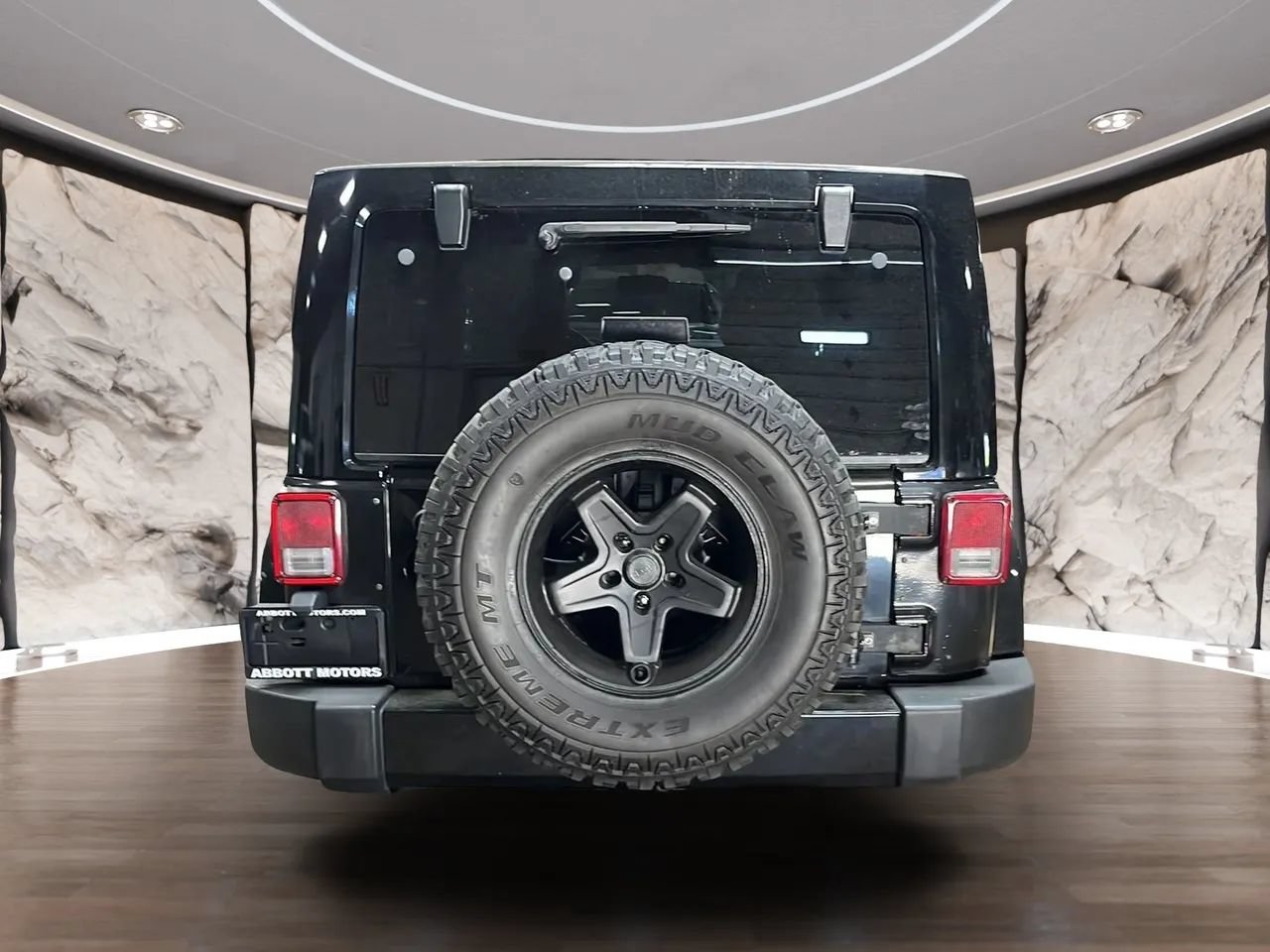 Used 2014 Jeep Wrangler Unlimited Sahara w/ Connectivity Group AWD/4WD image 4