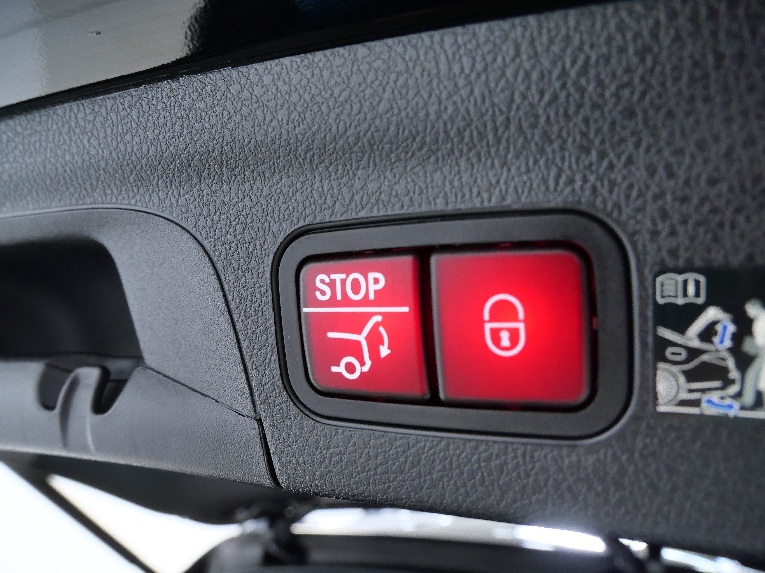Certified 2026 Mercedes-Benz GLE 450e 4MATIC image 8