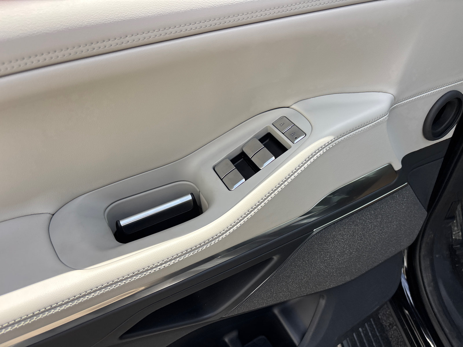 New 2026 Lincoln Navigator Reserve AWD/4WD image 12