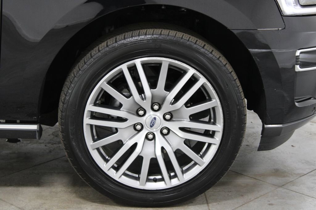Used 2024 Ford Expedition Limited image 12