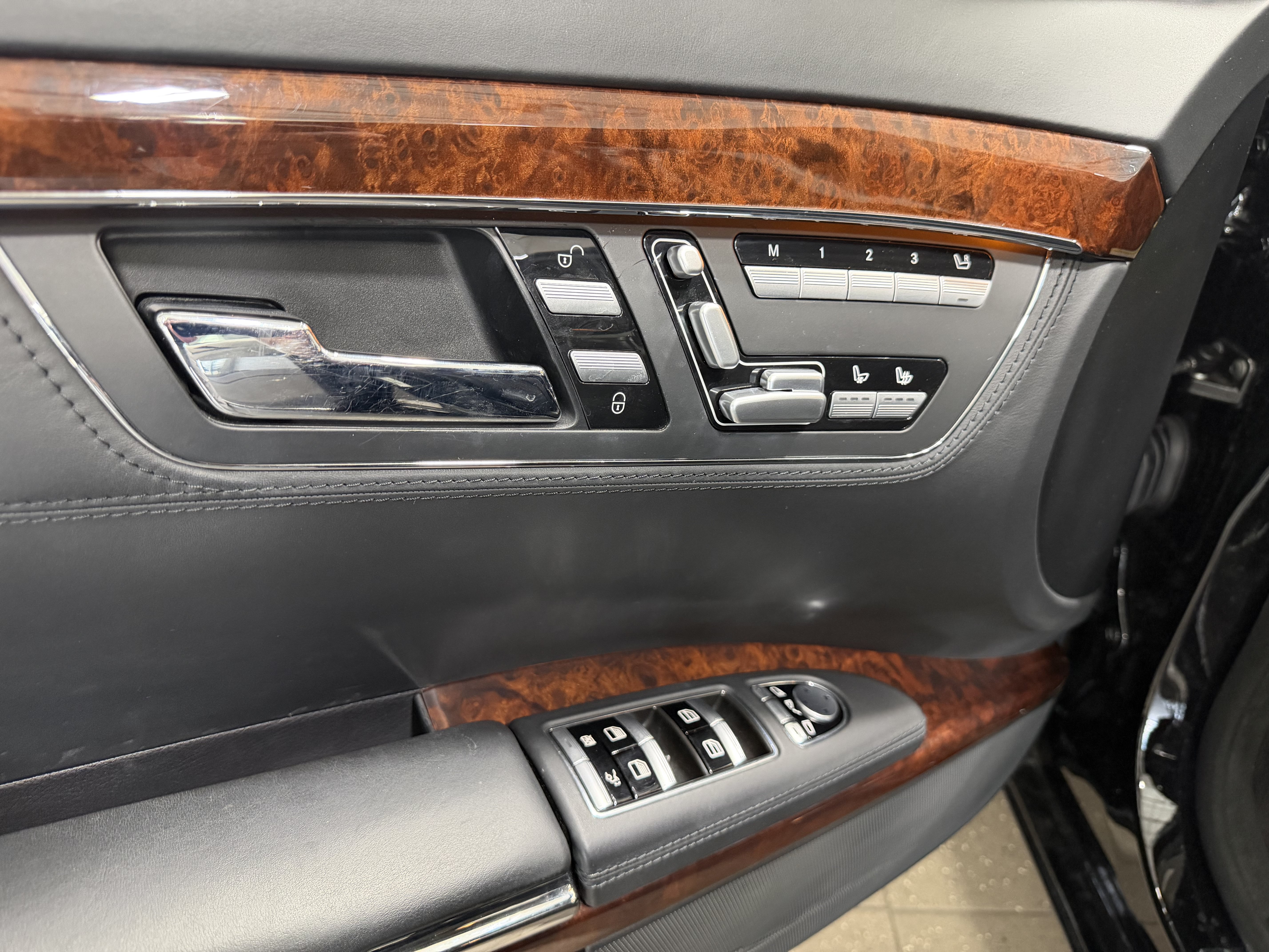 Used 2009 Mercedes-Benz S 600 image 10