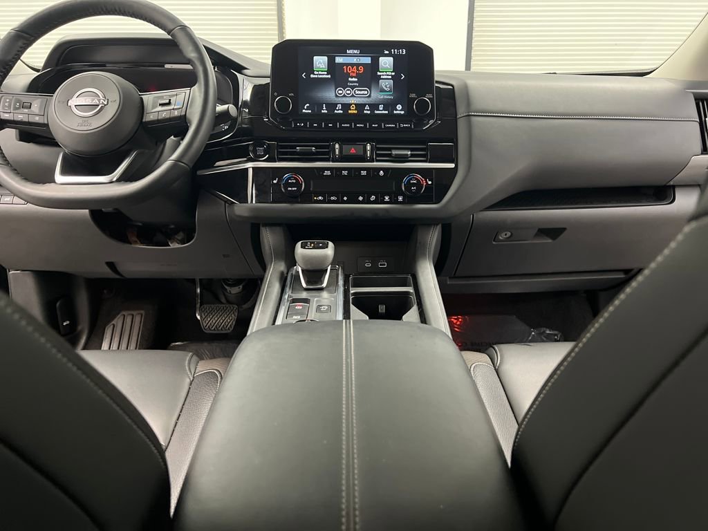 Used 2025 Nissan Pathfinder SL image 40