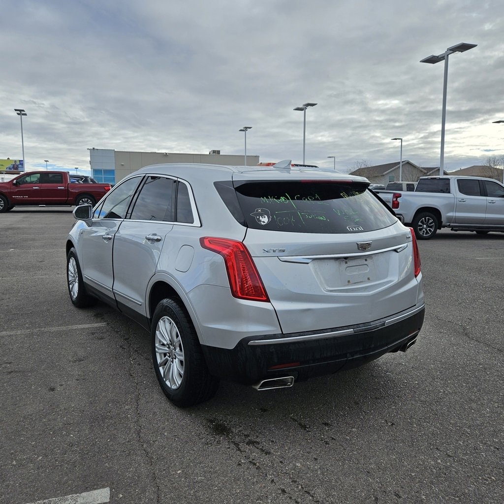 Used 2019 Cadillac XT5 FWD image 3