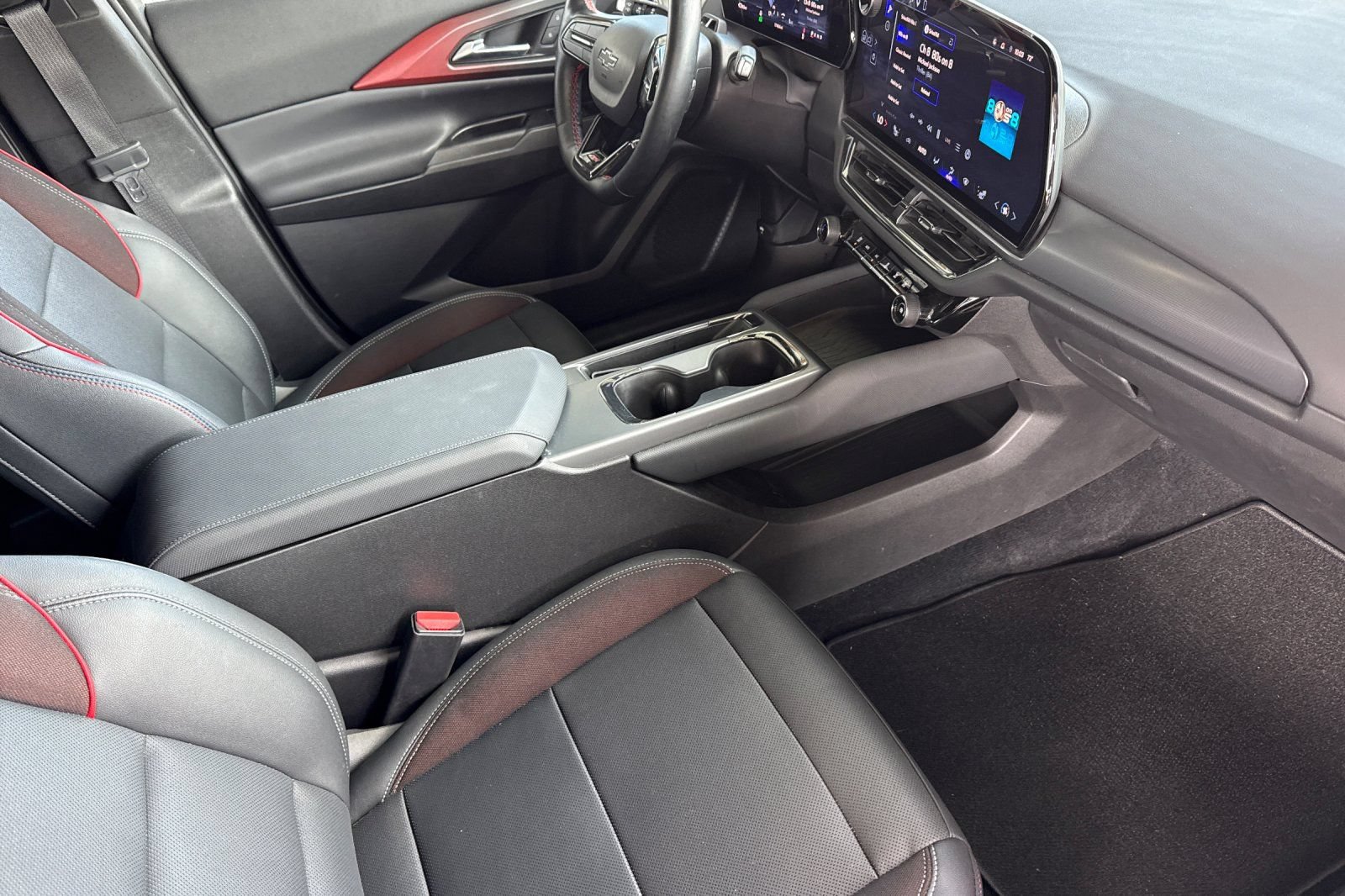 Used 2024 Chevrolet Equinox EV RS AWD/4WD image 24