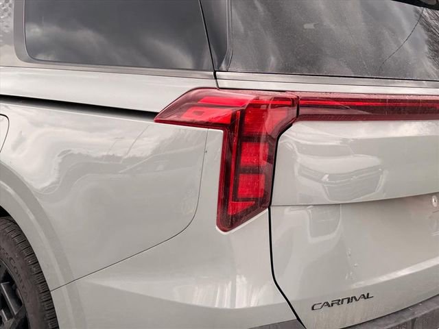 Used 2025 Kia Carnival SX w/ SX Dark Edition Package image 20