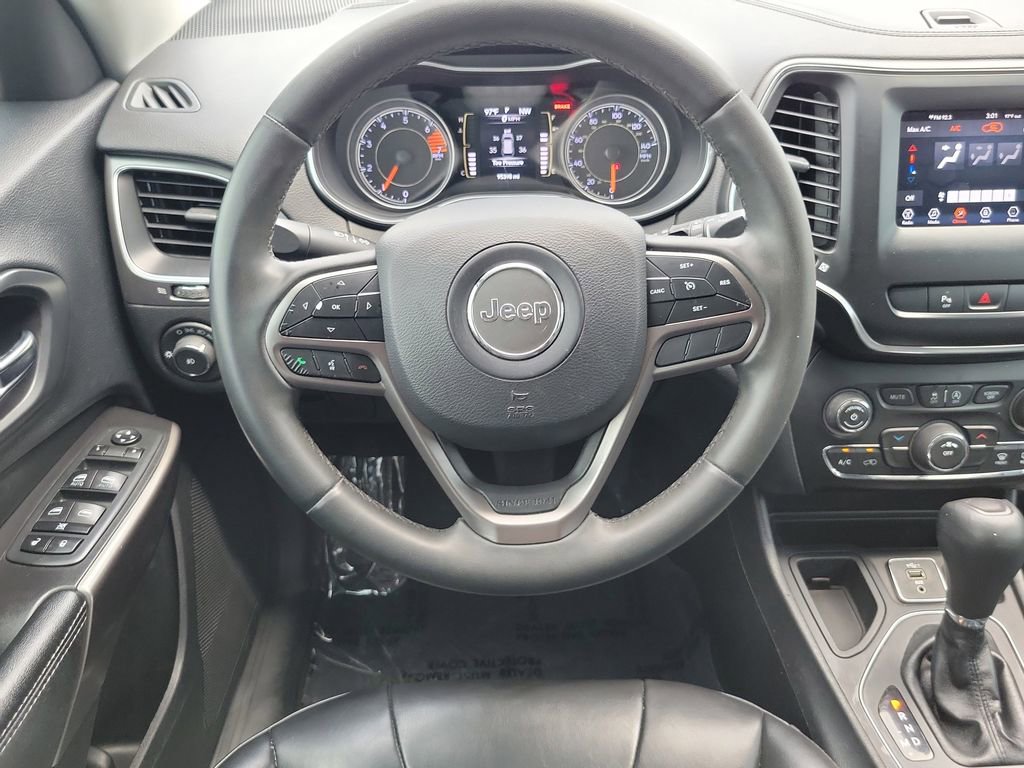 Used 2020 Jeep Cherokee Latitude Plus FWD image 13