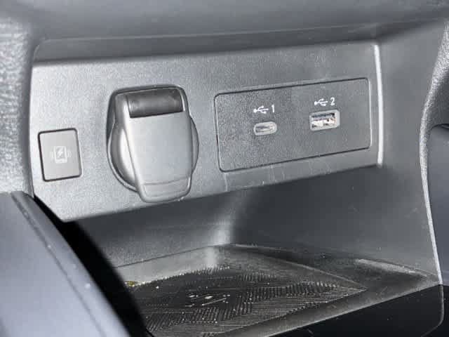 Used 2025 Nissan Versa SR w/ Trunk Package FWD image 32
