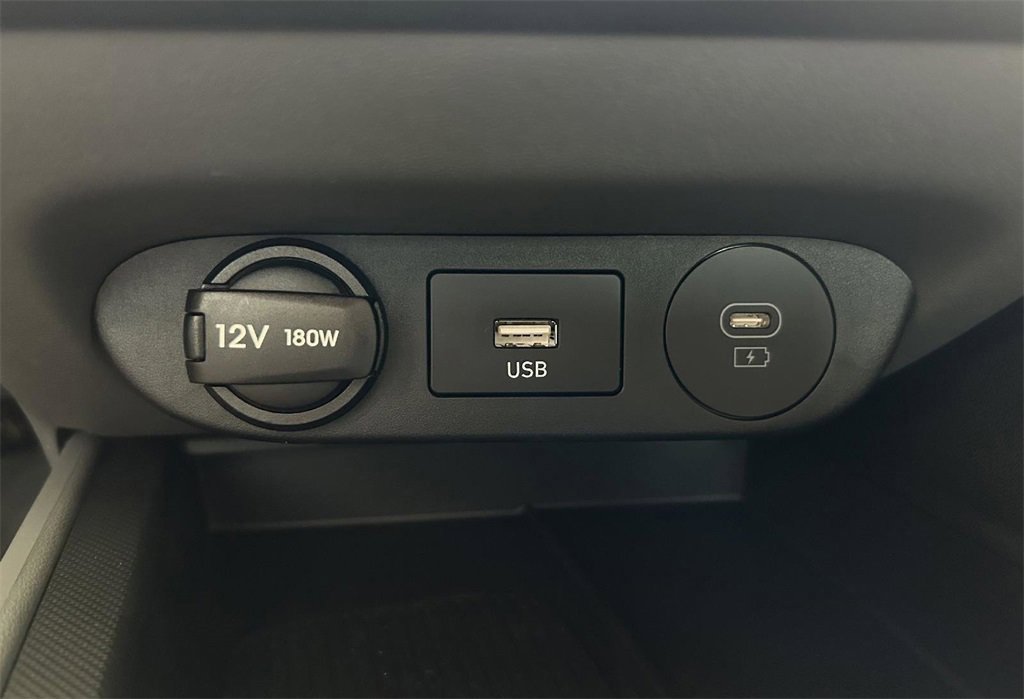 Used 2024 Hyundai Elantra SEL w/ Convenience Package image 8