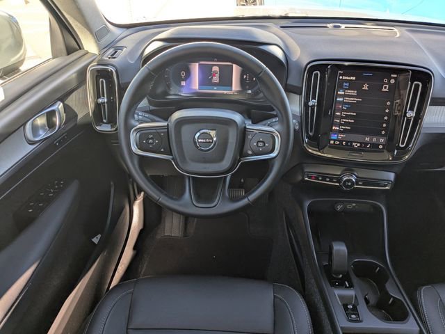 Certified 2025 Volvo XC40 B5 Core image 21