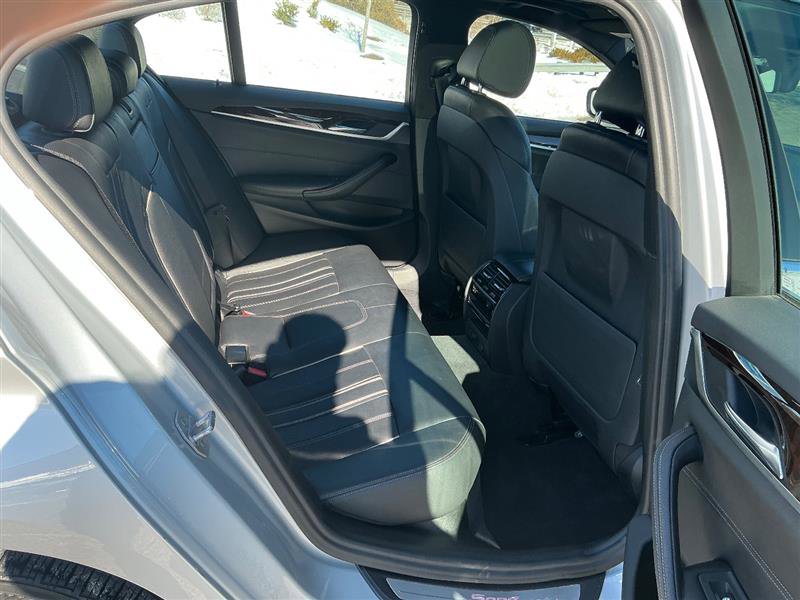 Used 2017 BMW 540i xDrive image 32