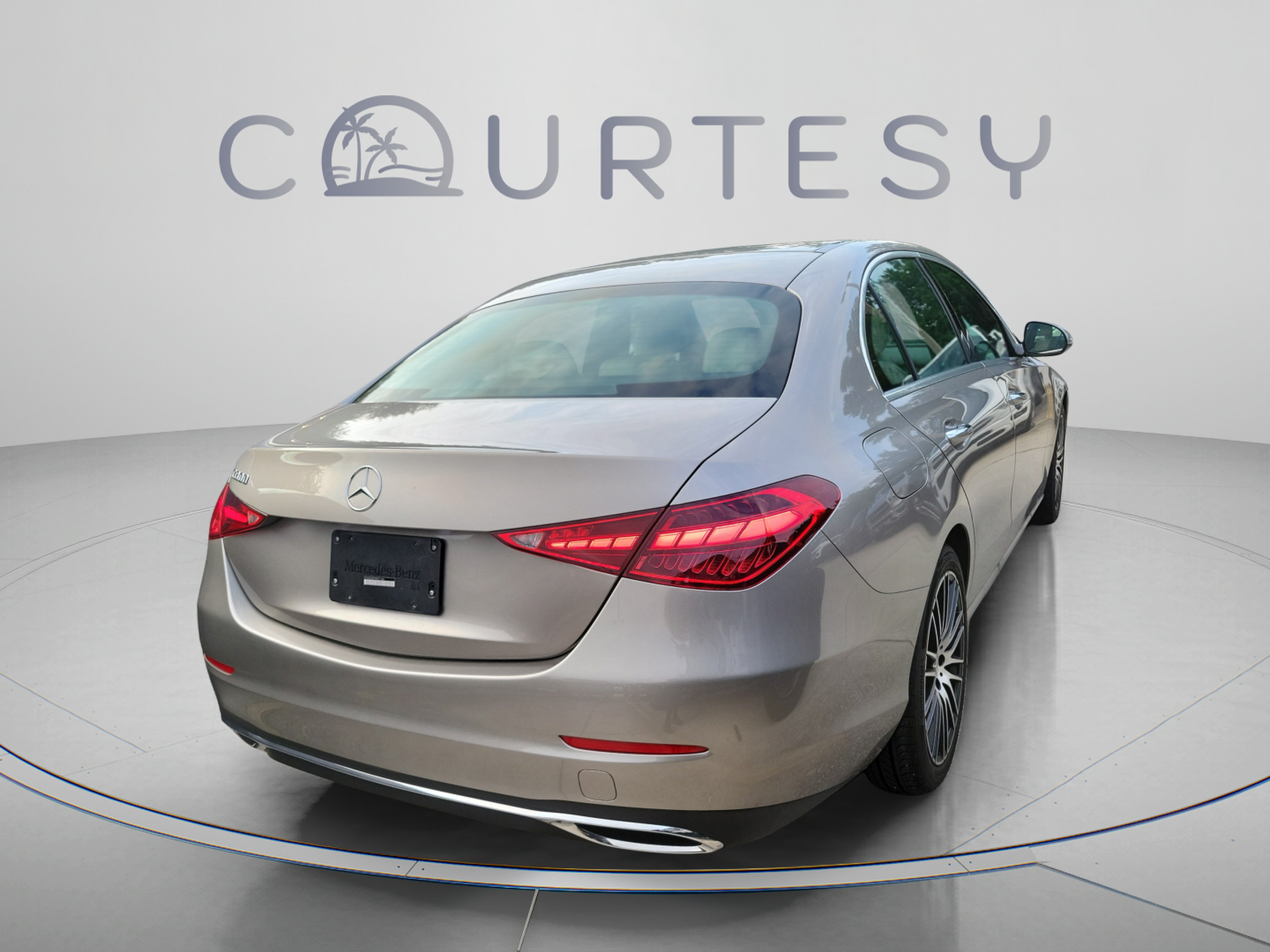 Used 2023 Mercedes-Benz C 300 Sedan image 3