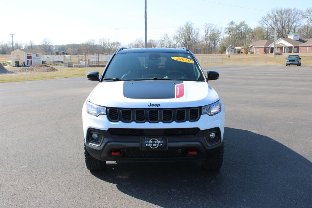 Used 2025 Jeep Compass Trailhawk w/ Trailer Tow Group AWD/4WD image 3