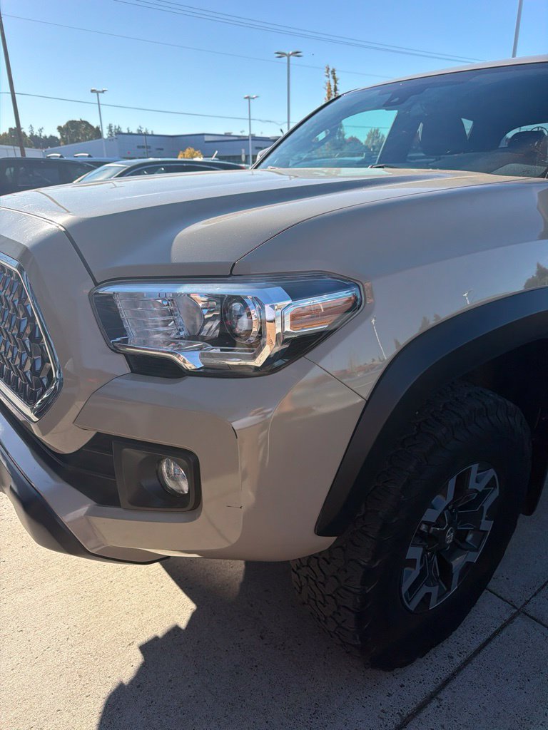 Certified 2019 Toyota Tacoma TRD Off-Road w/ Technology Package AWD/4WD image 8